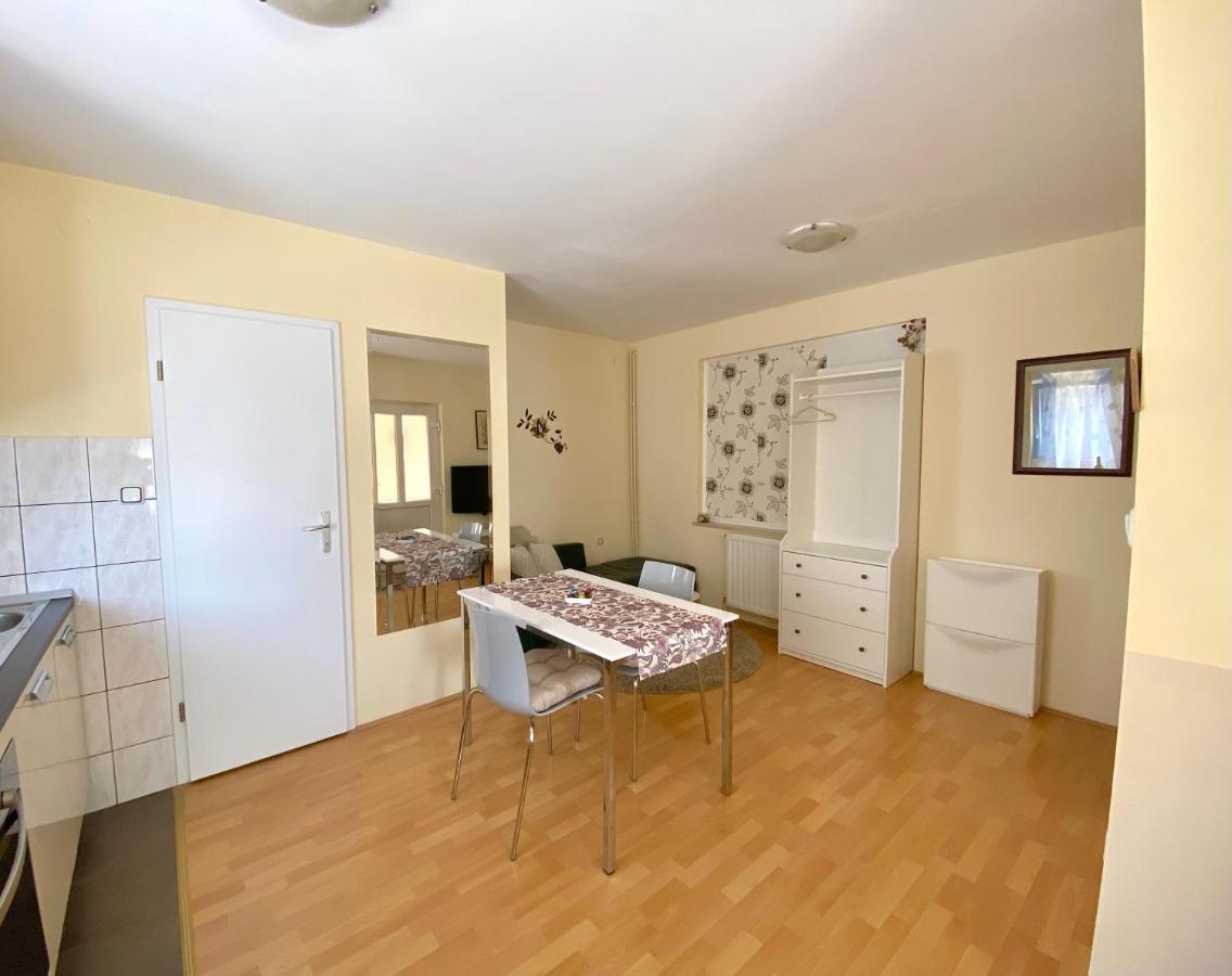 Apartman Lucija Gradici Bagian luar foto