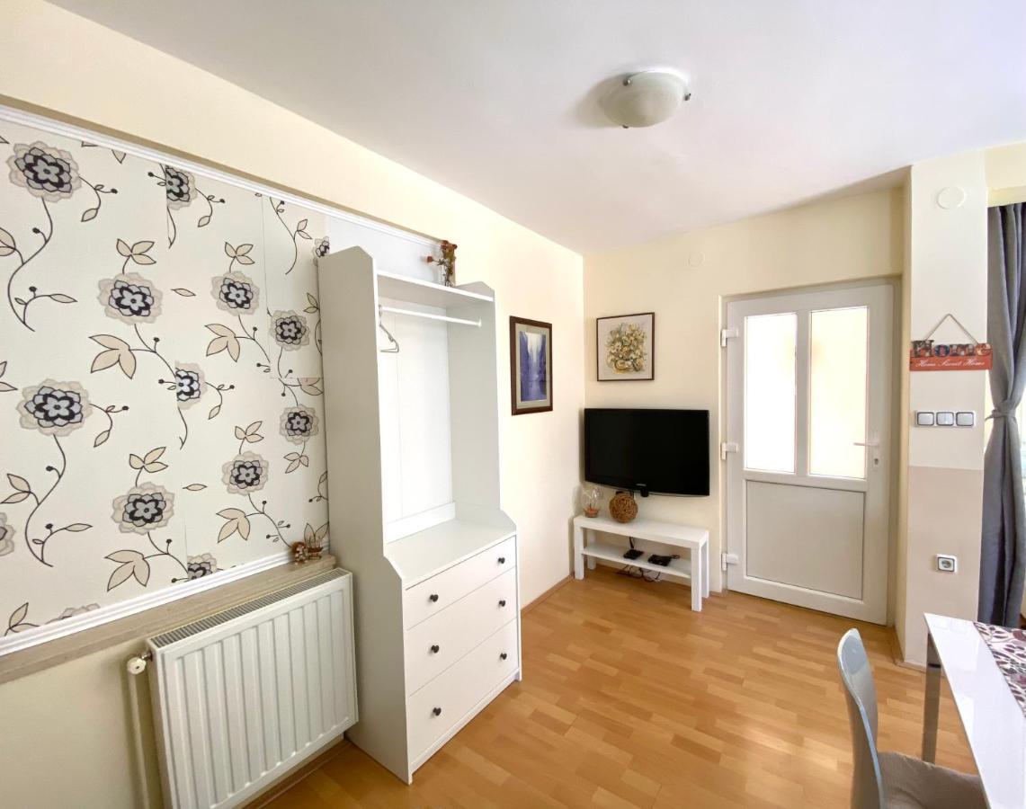 Apartman Lucija Gradici Bagian luar foto