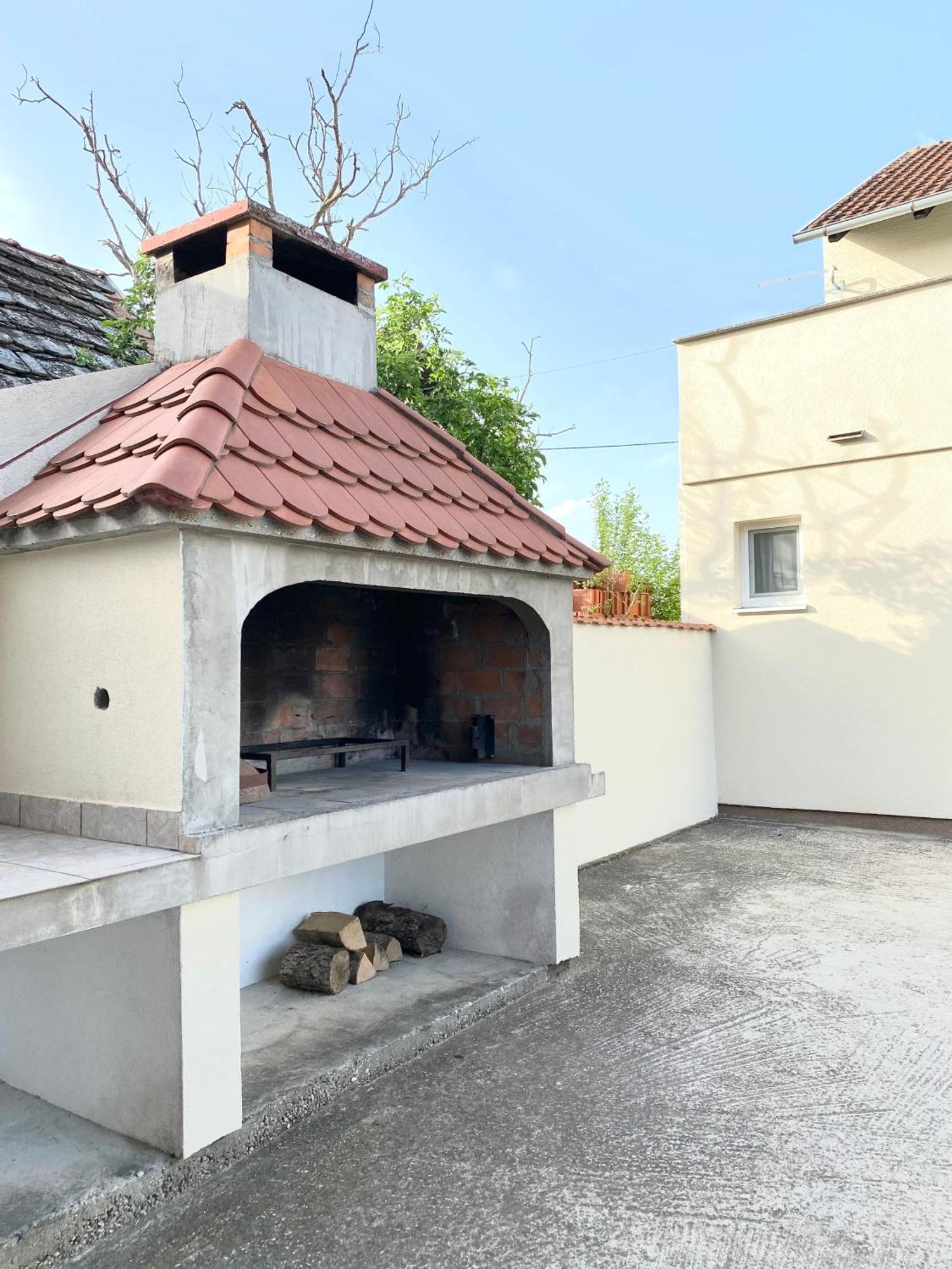 Apartman Lucija Gradici Bagian luar foto